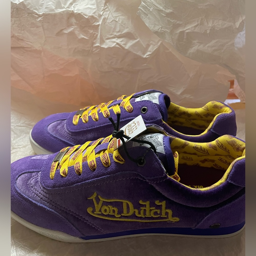 Brand new Von Dutch size 8.5 men and 10 women